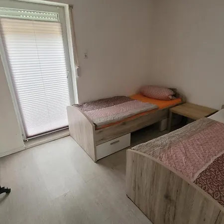 מלון Ferienwohnung Laacher See Burgbrohl