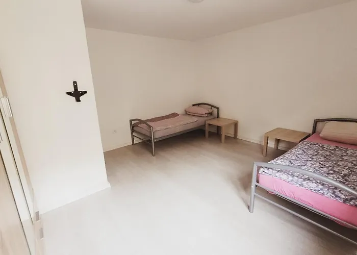 Ferienwohnung Laacher See מלון